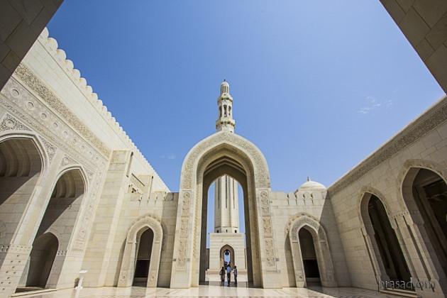 <p><strong>Sultan Qaboos Büyük Cami</strong><br />Muscat, Oman </p>