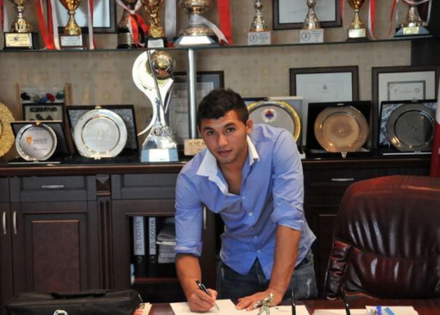 TABARE VIUDEZ (KASIMPAŞA) 22 yaşındaki Uruguaylı hücum oyuncusu Tabare Viudez, Kasımpaşa'nın başarısı için ter dökecek.