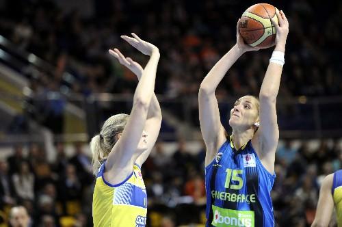 Fener finalde! Kadınlar Avrupa Ligi Sekizli Finalleri'nde Fenerbahçe, Good Angels Kosice'yi mağlup ederek, ilk kez bir Türk takımı finale yükseldi...