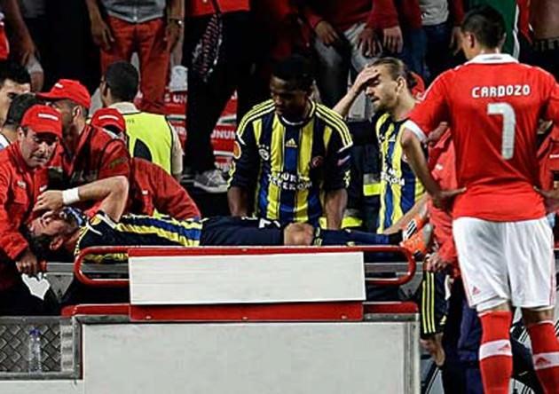 <p><strong>AYKUT KOCAMAN</strong><br />
''Şunu söylemeliyimki hiç bir kupa Gökhan Gönül'ün saçının telinden daha kıymetli değildir. Futbolcularımla gurur duyuyorum. "</p>