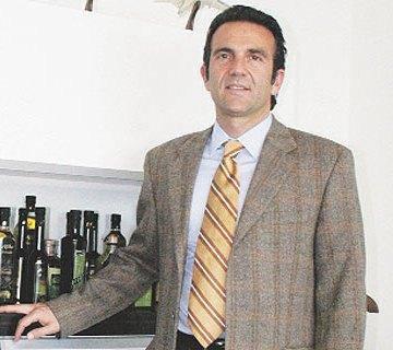 İsim: Erdoğan Atay Şirketi: Atay Holding İli: Aydın 2012 Cirosu (TL): 230 milyon Çalışan Sayısı: 620