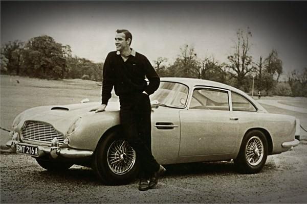 <p>02. DB5 / Aston Martin</p>