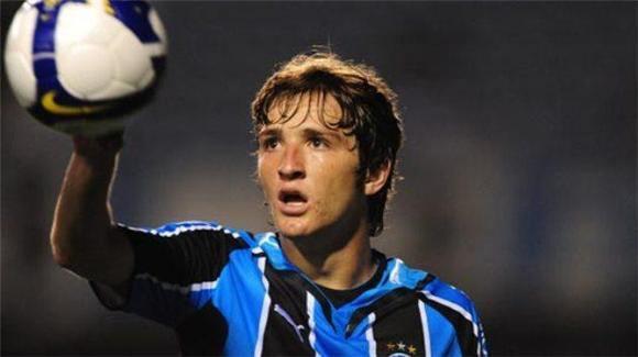 Mario Fernandes Eski takımı: Gremio Yeni takımı: CSKA Moskova Bonservis : 13 milyon Euro