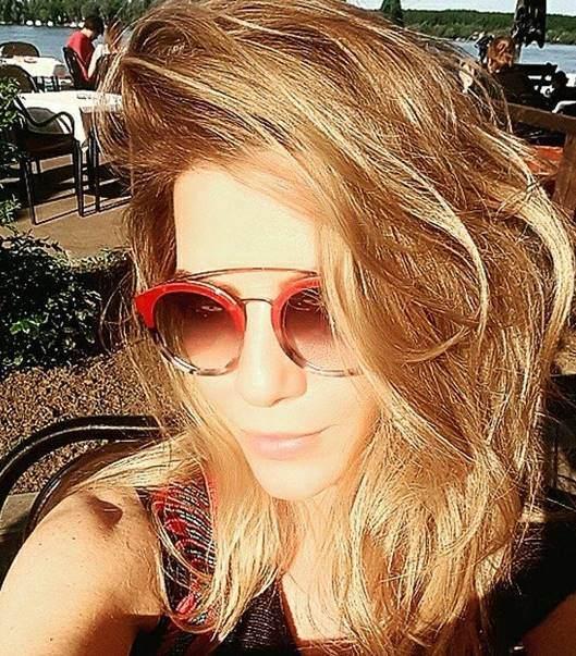 <p>Ivana Sert - Linda Ashley</p>