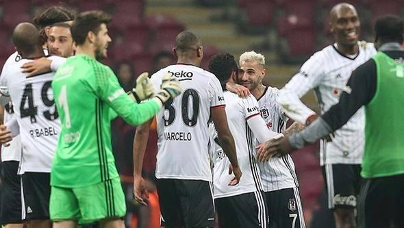 <p>Bonservise az para ödeyerek transferler yaptı. Beşiktaş önümüzdeki 1.5 yıl içinde 110 milyon Euro'yu silmek için şansı yüksek. Yayın gelirlerindeki artış, şampiyon olması halinde Şampiyonlar Ligi'nden gelecek para, hala Avrupa'da yoluna devam ediyor olması, başarıdan dolayı ürün satışları, yine başarı halinde sponsorluk gelirleri Beşiktaş'ın en büyük artısı. Kartal'ın bir diğer avantajı kadrosu rakiplerine göre hem daha az maaş alıyor hem de ekstra transfere de çok fazla ihtiyacı yok. Kartal'ın ekstra bir masraf çıkarmaması halinde bu açığı kapatması bekleniyor. Ayrıca 2. sermaye artırımı için de hazırlık halinde.</p>