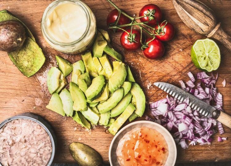 <p>Özellikle proteini karşılamak için de kuru baklagiller, soya ve tahıl ürünlerini tüketmek gerekir" dedi.</p>