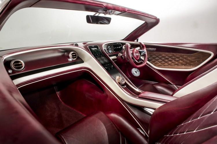 <p>Bentley Luxurious EXP 12 Speed 6e EV</p>
