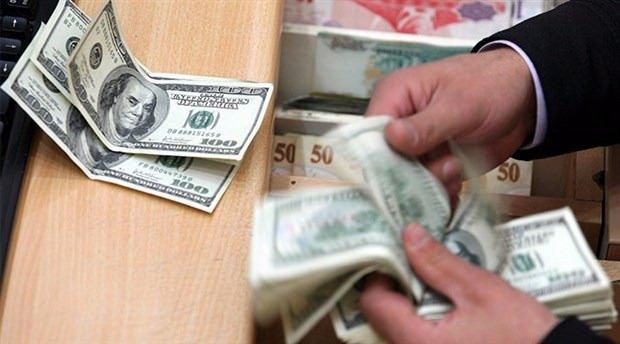 <p>Özel sektörde döviz artışından en fazla, geriye kalan yüzde 13'lük kesim etkileniyor. Yani ihracatı olmayan yabancı para cinsinden borçlanan firmalar.</p>
