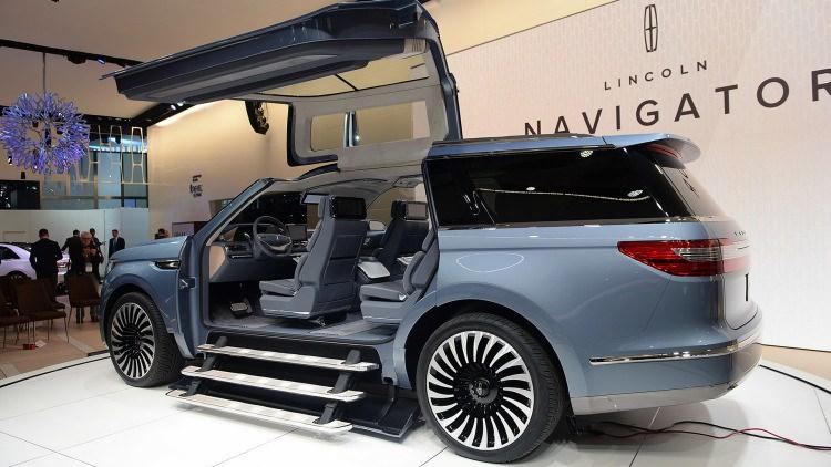 <p>Lincoln Navigator</p>
