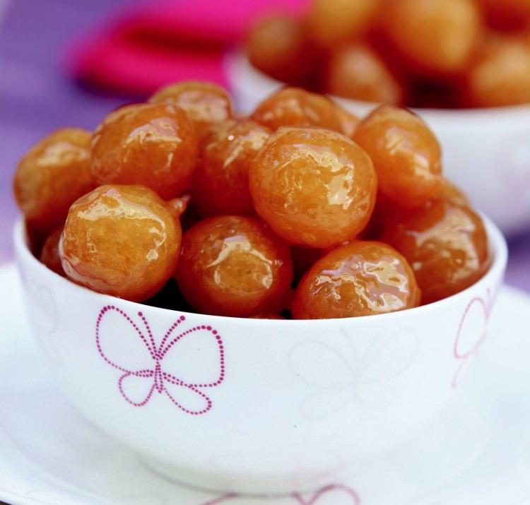 <p><strong>Lokma</strong></p>
<p>1 porsiyon yani 5 adet lokma 362 kaloridir.</p>