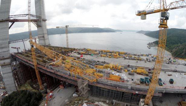 <p>Şu ana Kemerburgaz ve Ağva bölgelerinde kapatılan taş ocağı alanları gibi rehabilitasyona tabii tutulan 550 hektarlık alanda ağaçlandırma çalışması yapıldığı, çalışmaların dikim yerlerinin tespitinin ardından devam edeceğini söyledi.</p>
