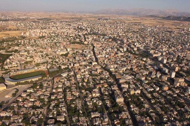<p><strong>Isparta</strong></p>
<p>Kayıtlı Suriyeli: 6,385</p>
<p>Şehir Nüfusu: 427,324</p>
<p>İl nüfusu ile karşılaştırma yüzdesi: 1.49</p>