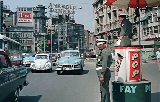 <p>Karaköy.. 70ler..</p>

<p> </p>
