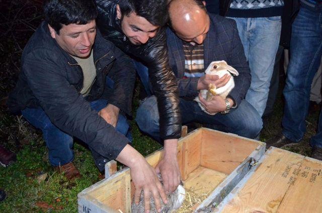 <p>Mühimmat sandığı ise incelenmek üzere emniyete götürüldü.</p>
<p> </p>