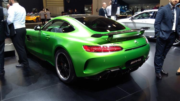 <p><span style="color:#FFA07A"><strong>Mercedes-AMG GT R </strong></span></p>
