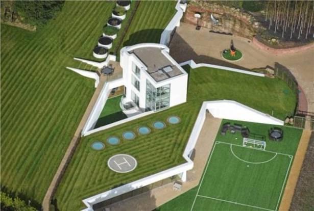 <p>Mario Balotelli</p>

<p> </p>
