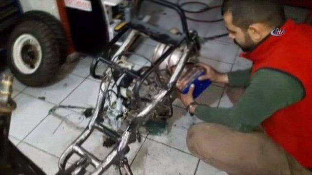<p>Van'da motosiklet üretiminin olmadığını, Türkiye'de ise bunun sınırlı sayıda olduğunu belirten Sürme, "Gerek elektrikli bisiklet parçalarından, gerek normal bisiklet parçalarından, gerek motosiklet parçalarından, elektrik tesisatını derleyip toplayarak, oto çıkmacısından aldığımız araba jantını uyarlayarak, hurdadan otomatik vitesli motosikletimizi ürettik. İşe koyulduğumuzda bizimle dalga geçenler oldu. Ama biz bunu başardık" dedi.</p>
<p> </p>