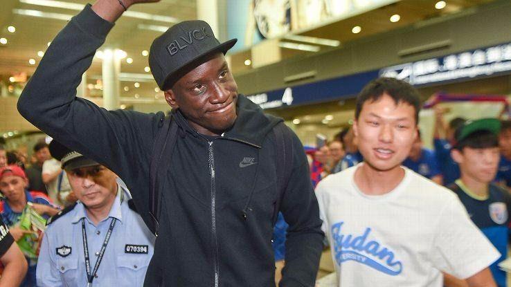 <p><strong>Demba Ba</strong></p>

<p>Demba Ba, Beşiktaş'tan Shanghai'a,</p>

<p>Shanghai'dan Beşiktaş'a</p>
