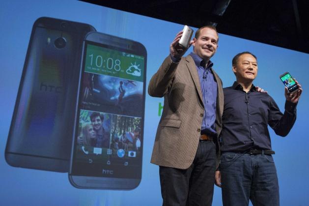 <p>4 megapiksel dahili kameranın hemen altında yer alan bu ikinci kamera derinlik ölçümü için çalışacak ve bu sayede çekilen fotoğraflarda çok daha gelişmiş alan derinliği verilebilecek.</p>