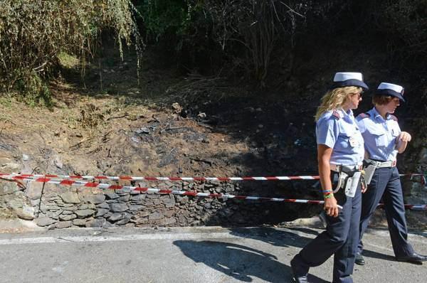 İtalya'da gerçekleştirilen bir ralli büyük bir trajediye sahne oldu. Yoldan çıkan araç yanarak kül oldu. Aracın içinde bulunan 10 yıldır beraber yaşayan nişanlı çift yani pilot ve yardımcısı yanarak feci şekilde can verdi.