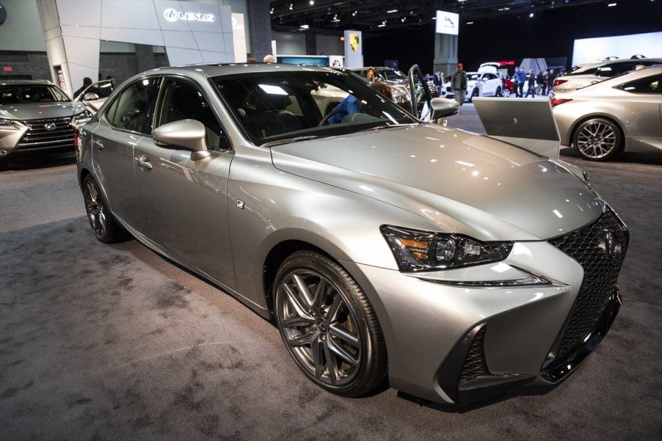 <p>Lexus  IS 300 F Sport</p>
