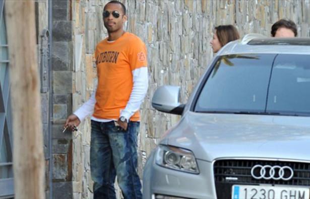 <p><span style="color:rgb(253, 253, 253)">Thierry Henry</span><br />
<span style="color:rgb(253, 253, 253)">Audi Q7</span></p>
