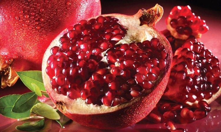 <p>Nar kabuğu geleneksel tıpta boğaz ağrıları ve öksürüğün giderilmesinde yüzyıllardır kullanılmıştır.</p>
<p> </p>