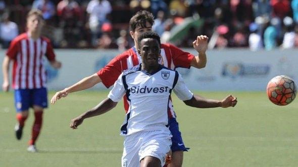 <p>Shungu Dutiro (Güney Afrika)<br />
<br />
Bidvest Wits<br />
<br />
Santrfor<br />
<br />
1999</p>
