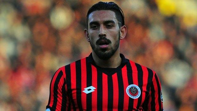 <p><strong>Gençlerbirliği</strong></p>
<p><strong>Gidenler: </strong>İrfan Can Kahveci (Medipol Başakşehir), Ahmet Çalık (Galatasaray), Bogdan Stancu (Bursaspor), Guy-Michel Landel (Alanyaspor), Halil İbrahim Pehlivan (Adanaspor-kiralık), Serdarcan Eralp (Hacettepe-kiralık), Berat Tosun (Adana Demirspor), Ante Kulusic</p>