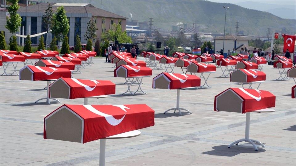 <p>Cihan Aslan, burada gazetecilere yaptığı açıklamada, filmin maliyetinin sponsor firmalarca karşılandığını söyledi.</p>