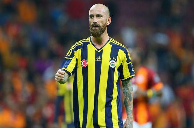 <p>Fenerbahçe'de hali hazırda forma giyen Portekizli, sakatlıklar nedeniyle eski formundan uzakta kaldı.</p>
<p> </p>