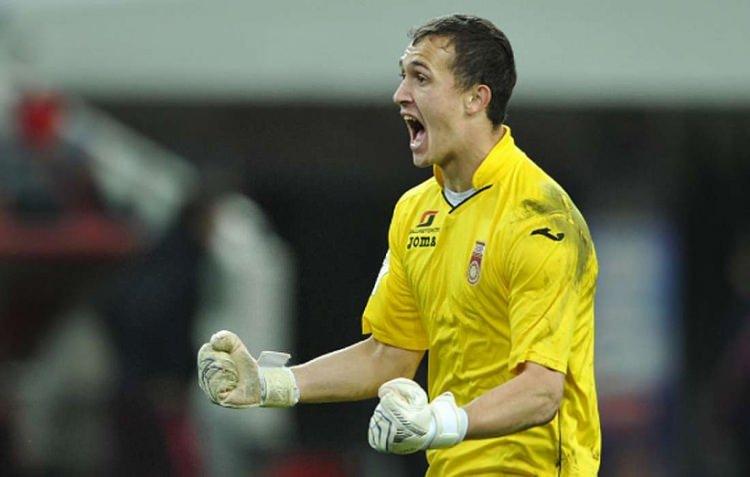 <p>Andrey Lunev<br />
<br />
Eski takımı (FK Ufa FK Ufa) Yeni Takımı (Zenit St. Petersburg) 3,5 milyon euro</p>
