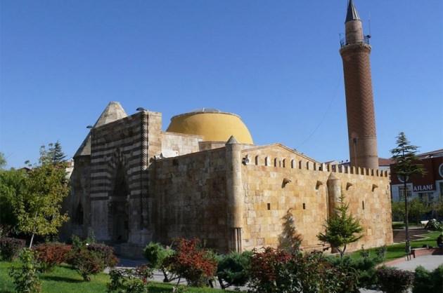 <p>Kırşehir: 158 bin 509 seçmen, 704 sandıkta oy kullanacak.</p>