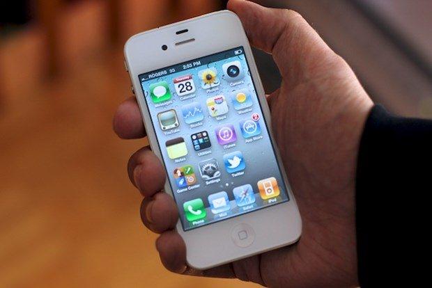 <p>'lindsayquinn1414' adlı eBay kullanıcısı bu modeli "özel olarak üretilen 56 adet iPhone 4'ten biri" açıklaması ile satışa sundu.</p>
