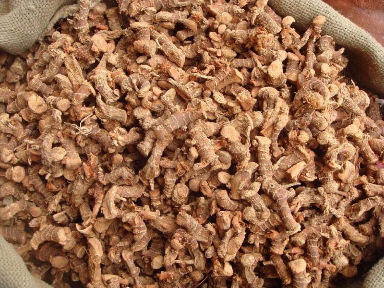 <p>Bunlarla kalmaz; sindirimi kolaylaştırır, gazı dağıtır, balgamı giderir.</p>