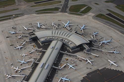 <p>Toronto Pearson Havalimanı - Kanada</p>