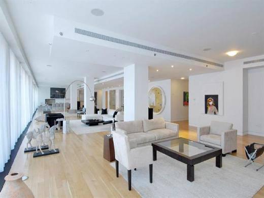 Will Smith Aktör ve şarkıcı Will Smith’in Men in Black 3’ün çekimleri sırasında ayda 55 bin dolara kiraladığı Manhattan’daki apartman dairesi, 18 milyon dolara satışa çıkarıldı.