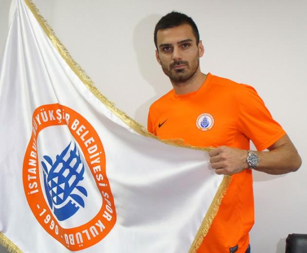 TURGAY BAHADIR (İBB) Avusturya tandanslı forvet oyuncusu Turgay Bahadır, Kayserispor ve Bursaspor'un ardından bu kez İBB'de forma giyecek.