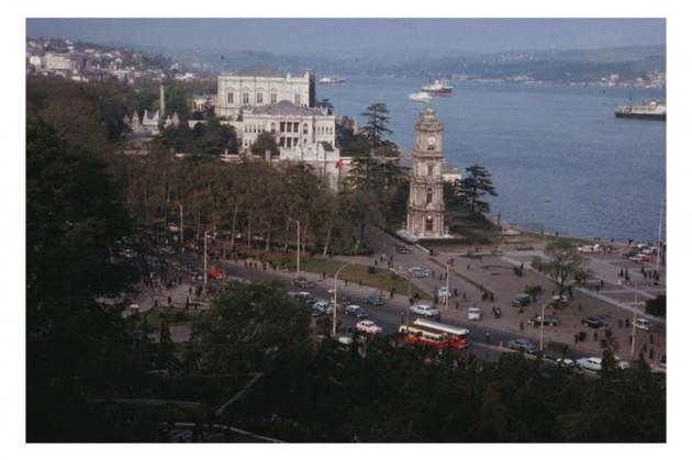 <p>Indiana Üniversitesi, Charles W. Cushman fotoğraf koleksiyonundan eski İstanbul fotoğrafları çıktı. Günümüze kıyasla daha tenha görülen İstanbul'un bu fotoğrafları 1965 yılında çekilmiş.</p>