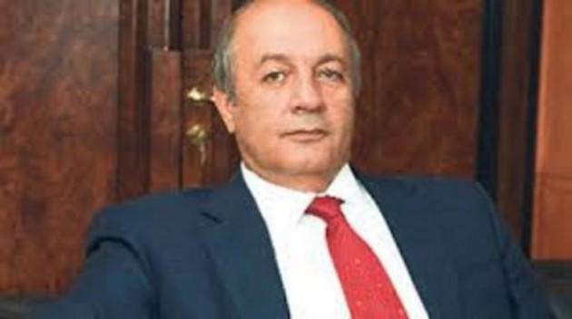 <p>Daha sonra birçok iş alanında da faaliyet göstermeye başlayan Anadolu Holding, ana faaliyet sektörleri olan içecek, otomotiv, finans ve perakendenin yanı sıra;</p>