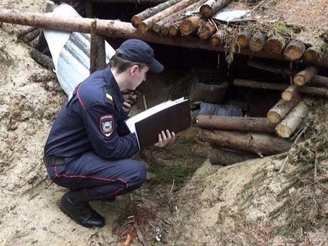 <p>Ormandaki hayatını polislere anlatan vatandaş, tuvalet sorunu yaşamadığını söyledi.</p>
<p> </p>