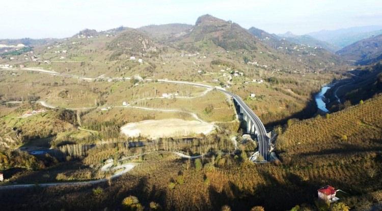 <p> Çünkü Karadeniz'den Akdeniz'e inen, Akdeniz'den de Karadeniz'e çıkan en kısa yol. </p>
