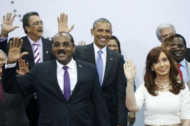 <p>Yarım y&uuml;zyıl sonra ilk kez bir ABD Başkanı ile K&uuml;ba Devlet Başkanı y&uuml;z y&uuml;ze g&ouml;r&uuml;şme yaptı.Yarım y&uuml;zyıl sonra ilk kez bir ABD Başkanı ile K&uuml;ba Devlet Başkanı y&uuml;z y&uuml;ze g&ouml;r&uuml;şme yaptı.</p>
