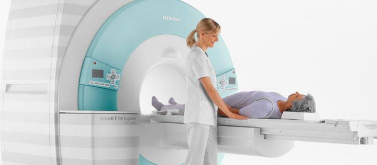 <p><strong>Tek tedavi cerrahi yöntemler</strong></p>
<p>ilk olarak "Beyincik sarkması şikayet veriyor mu, vermiyor mu?" sorusunun cevabının bulunması gerekir. Şikayet veren rahatsızlık tedavi altına alınmalıdır. </p>