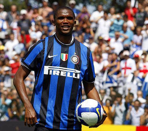 <p>Samuel Eto'o: "Ben size gol sözü vermiyorum. Ama ertesi gün bir "beyaz" gibi yaşamak isteyen "siyah" kadar koşacağım sahada."</p>