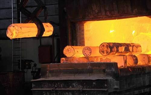 Türkiye'nin ilk milli tankı olma özelliğine sahip Altay tankının ana silah sistemi de fabrikamızda üretiliyor. 2 prototip yapımını tamamladık.