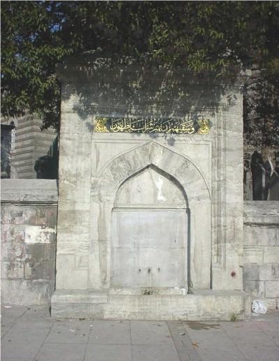 <p>Oğlanlar Türbesi</p>
<p>Murad Paşa Camii avlusu Aksaray - Fatih</p>