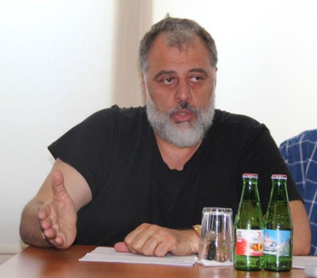 <p>Hamdi Alkan - Bize şampiyonluk gururu yaşatan Fenebahçemizi yürekten, alkışlarla kutluyorum...</p>