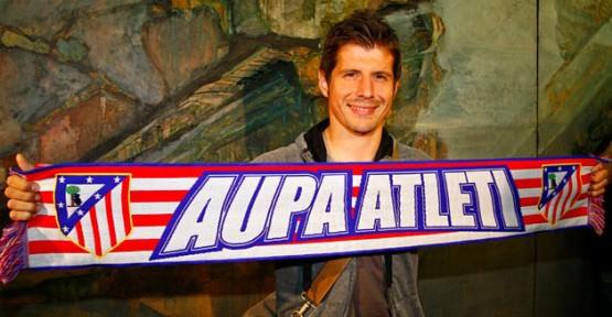 - Milli futbolcu Emre Belözoğlu, Madrid'de sağlık kontrolünden geçtikten sonra Atletico Madrid Kulübü ile 2 yıllık sözleşme imzaladı.