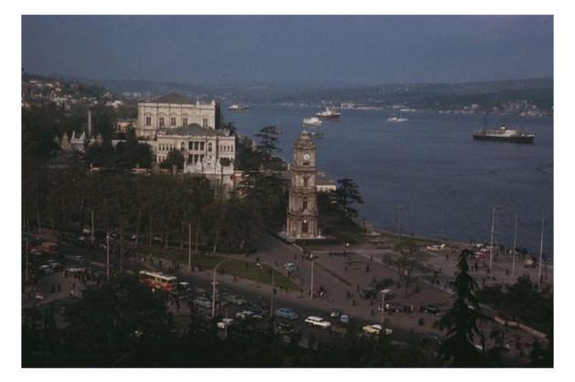 <p>Indiana Üniversitesi, Charles W. Cushman fotoğraf koleksiyonundan eski İstanbul fotoğrafları çıktı. Günümüze kıyasla daha tenha görülen İstanbul'un bu fotoğrafları 1965 yılında çekilmiş.</p>